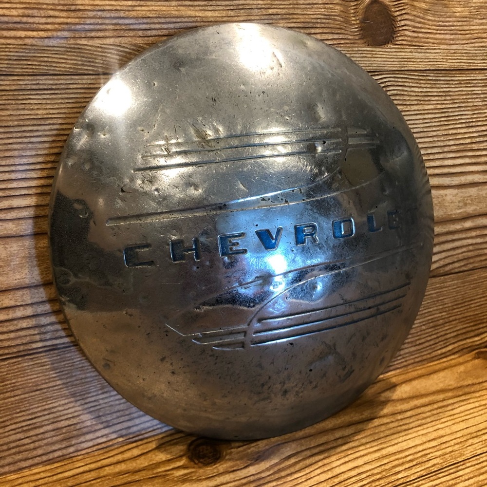 Vintage Chevrolet wheel cover dogdish - Picture 4 of 7